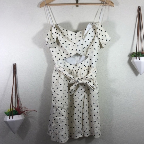 Wafy Capri Knot Cutout Minidress Size large NWT - Picture 3 of 6